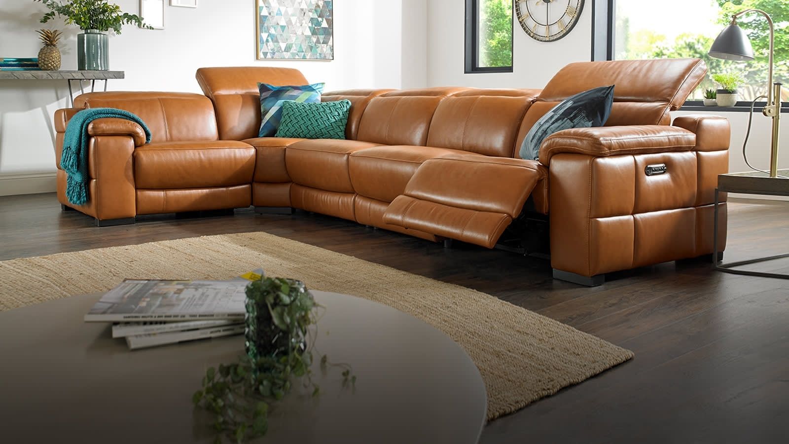 Famous Corner Sofas In Leather, Fabric (View 1 of 20)