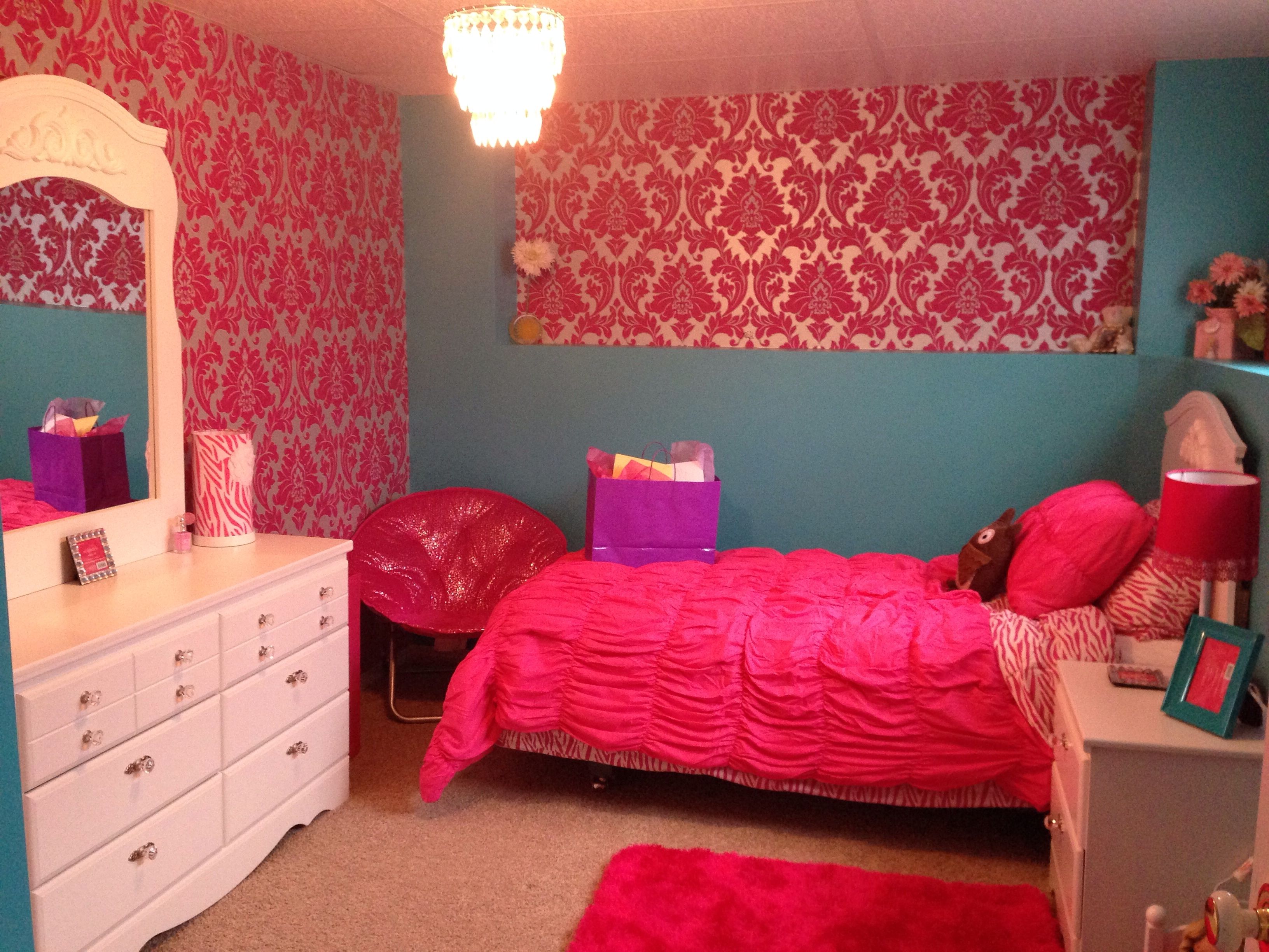Girls Bedroom. Turquoise And Hot Pink (View 12 of 20)