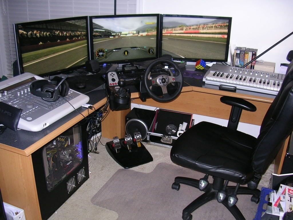 Trendy Computer Desks For Dual Monitors With Regard To Accessories (View 19 of 20)