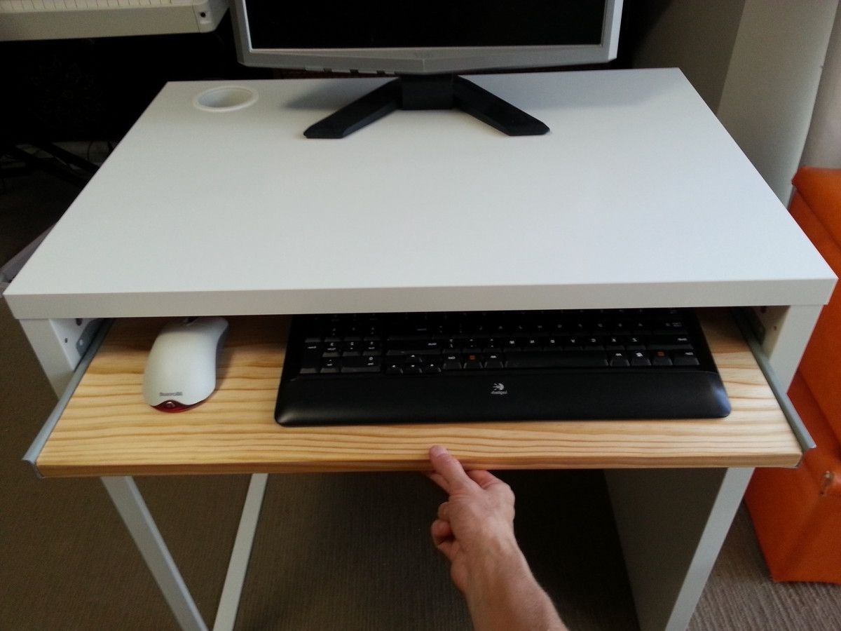 Widely Used Ikea Micke Desk, With Keyboard Tray – Ikea Hackers Within Computer Desks With Keyboard Tray (View 12 of 20)