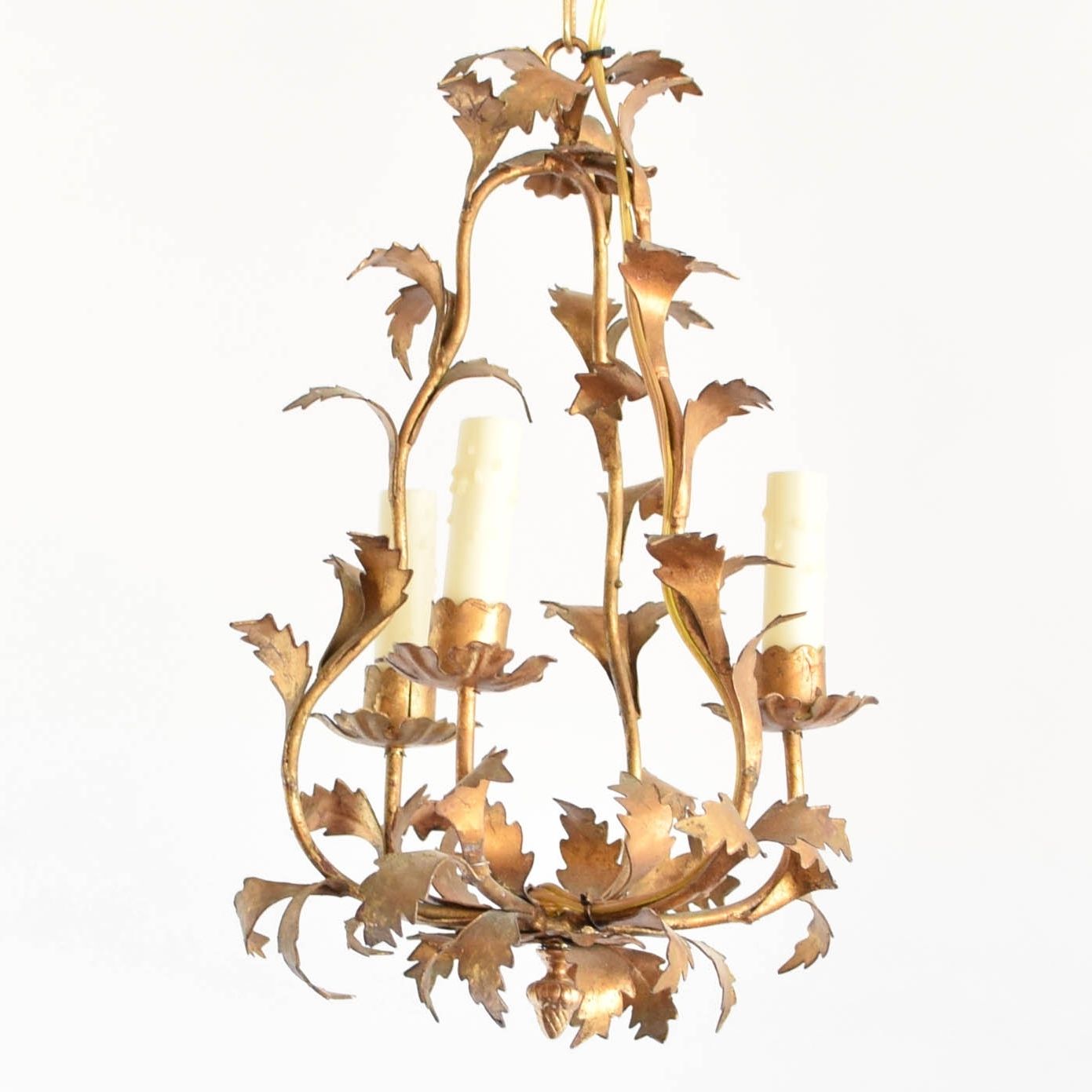 Featured Photo of 20 The Best Gold Leaf Chandelier