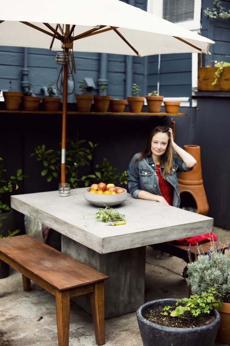 Patio Conversation Sets Under $400 With Regard To Preferred 10 Easy Pieces: Concrete Outdoor Furniture – Gardenista (View 4 of 20)