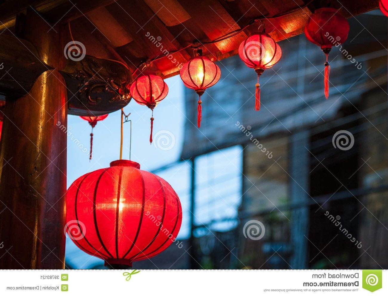 Outdoor Vietnamese Lanterns With Regard To Fashionable Traditional Vietnamese Lanterns Outside (View 5 of 20)