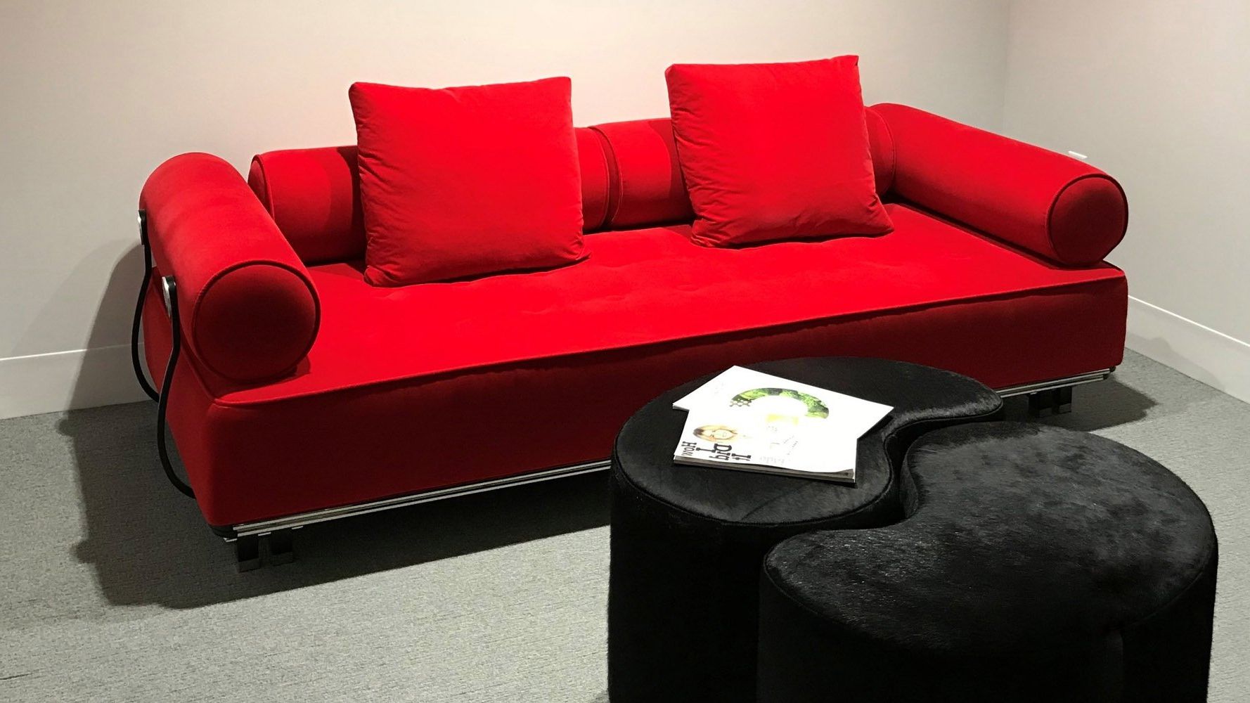 Popular Carrera Modern Fabric Sofa – Red (View 12 of 20)