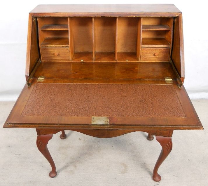 Antique Queen Anne Style Walnut Writing Bureau Desk – Sold With Most Recent Walnut And Black Writing Desks (View 15 of 15)