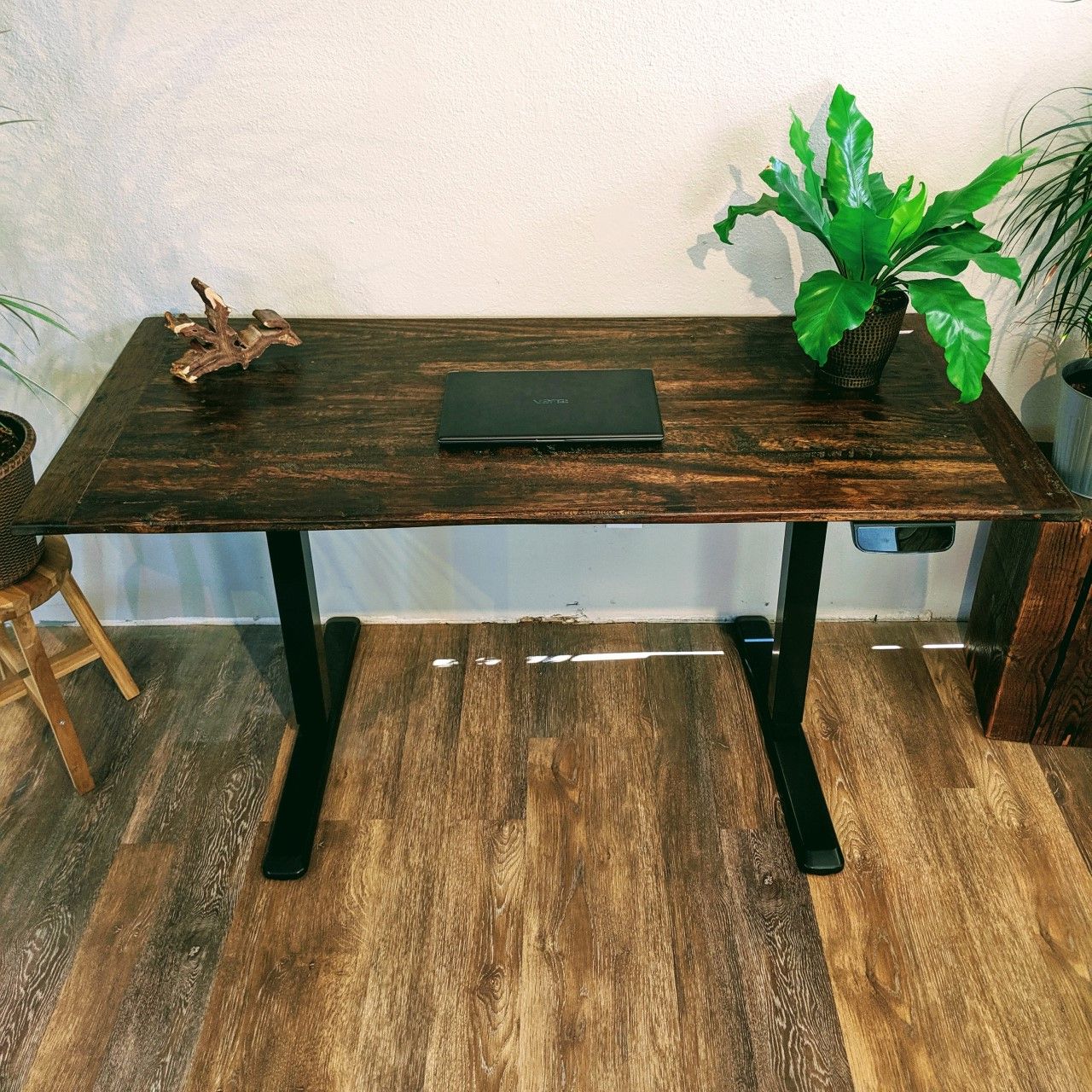 Fashionable Reclaimed Barnwood Wood Writing Desks Throughout Reclaimed Wood Standing Desk – Reclaimed Wood San Diego (View 10 of 15)