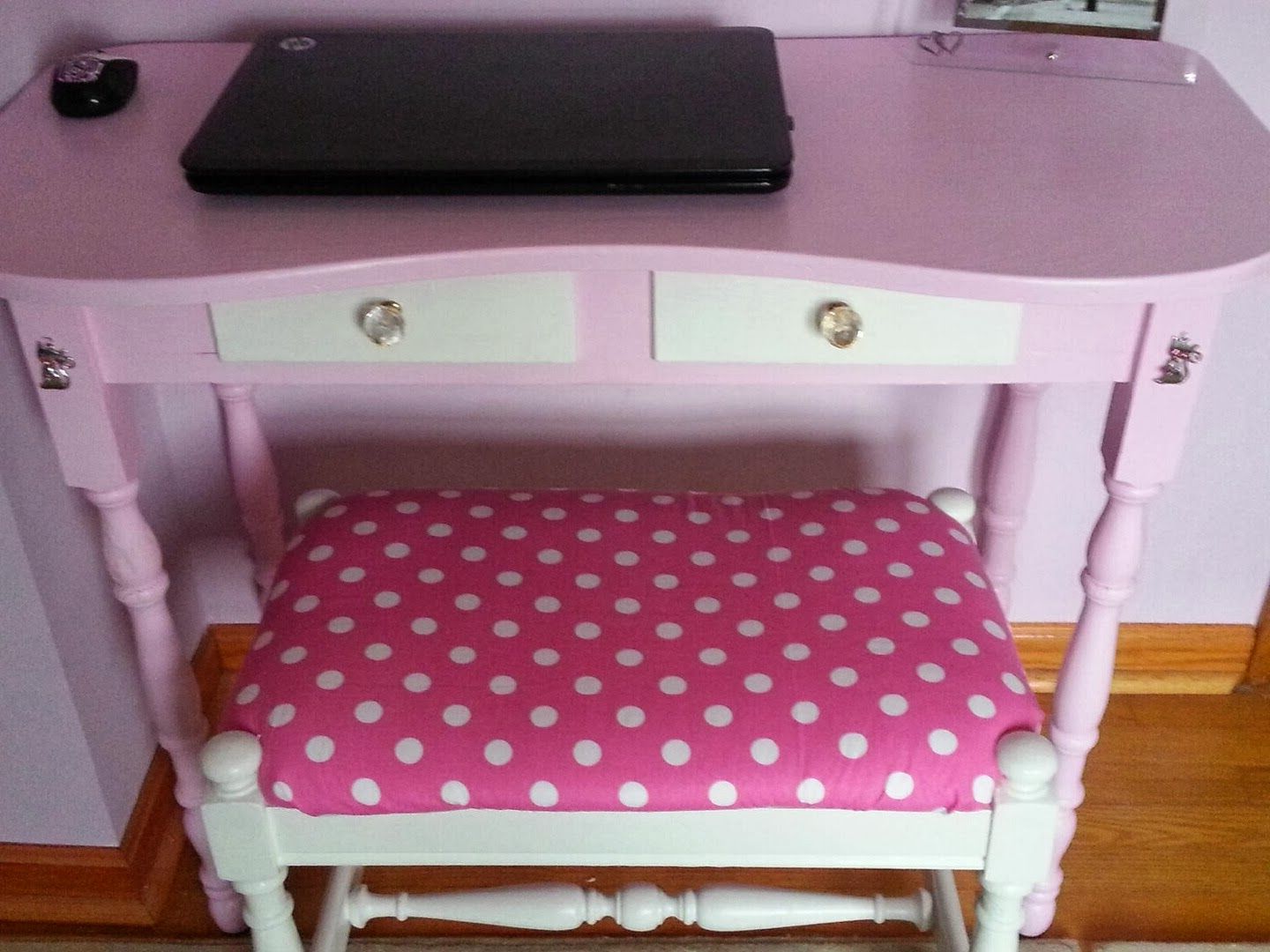 Most Up To Date Gold And Pink Writing Desks For Seamaiden Posh: My Pretty Pink Writing Desk! (View 11 of 15)