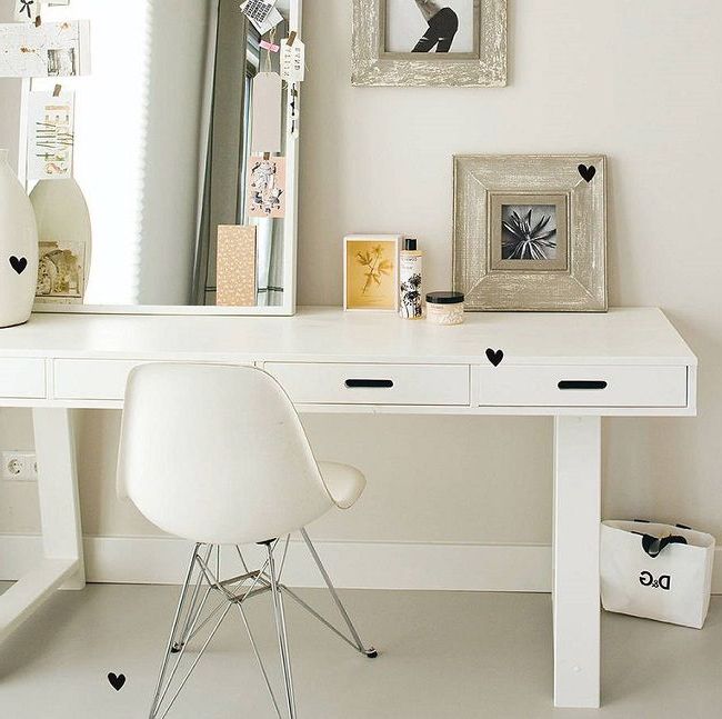 Scandinavian Black And White Home Office (View 7 of 15)