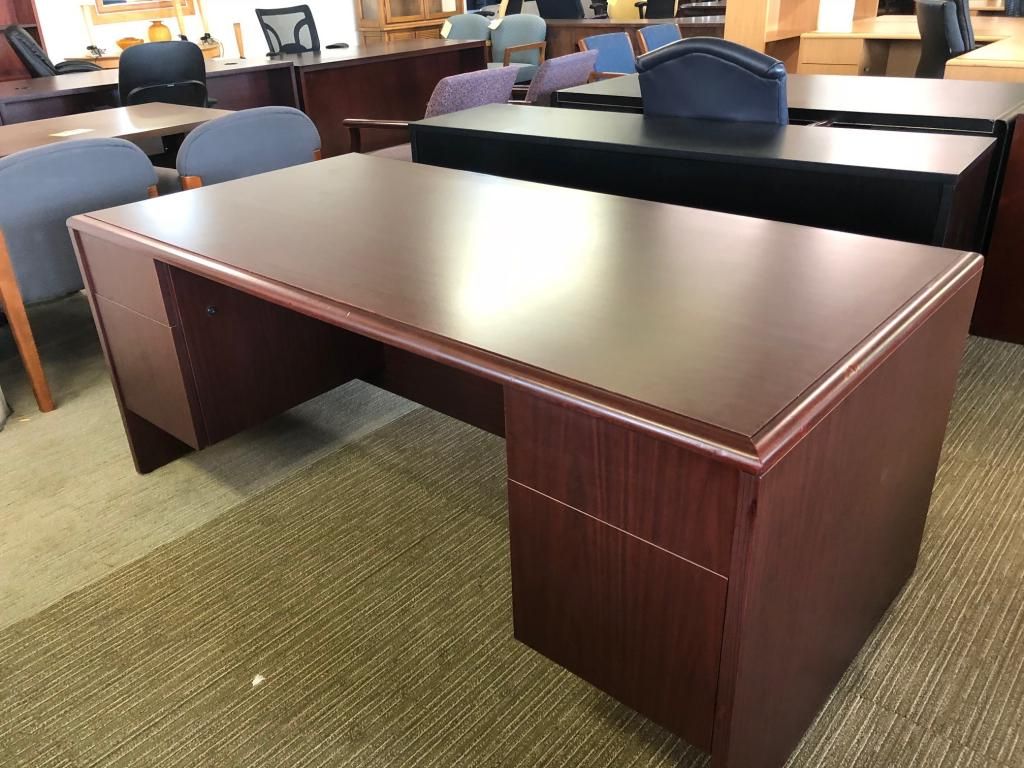 Used Office Desks : Executive Set Desk & Credenzakimball At For Widely Used Office Desks With Filing Credenza (View 12 of 15)