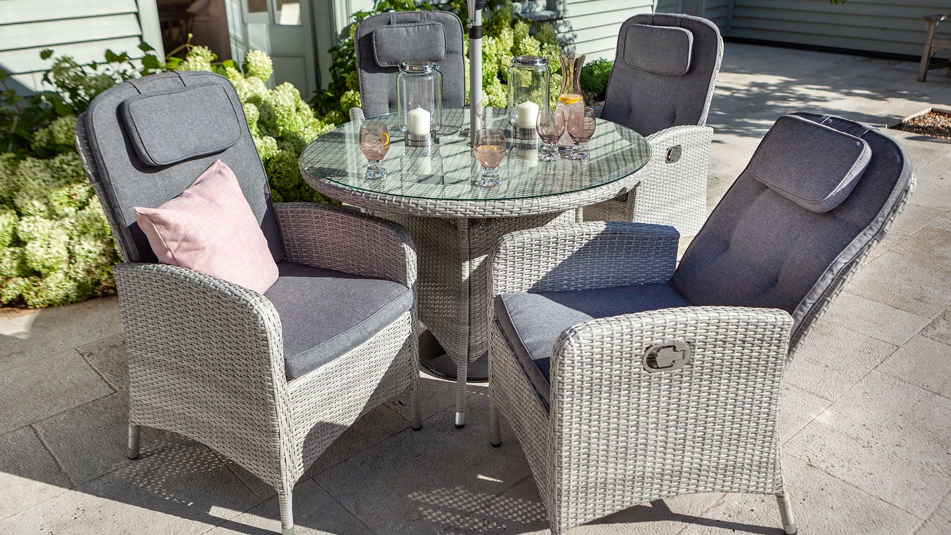 Gray Wicker Round Patio Dining Sets Throughout Well Liked Curve Reclining 4 Seat Round Dining Set Cool Grey – Curve – Wicker (View 8 of 15)